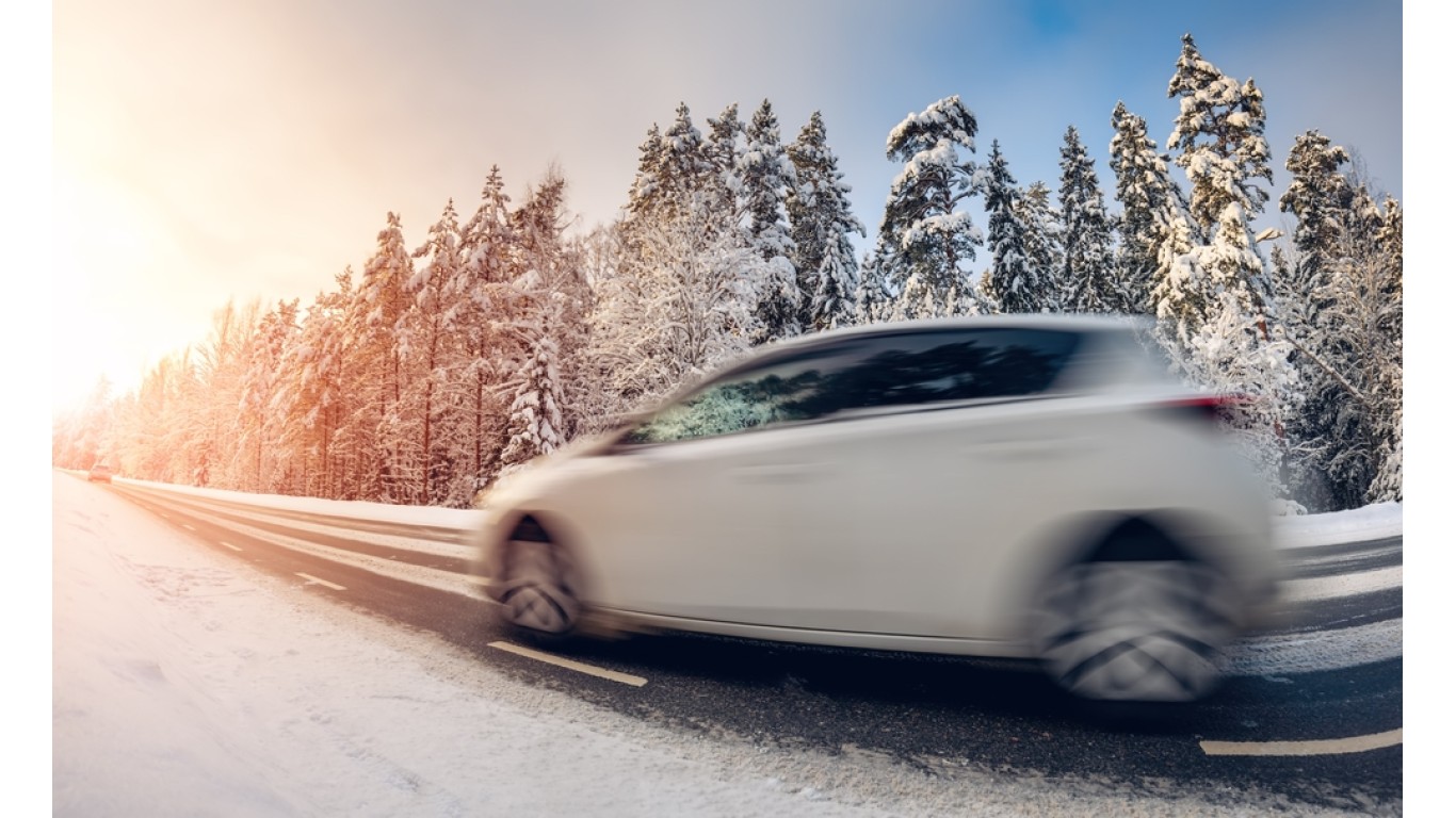 Megfelelő gumi profilmélység = biztos megállás? 